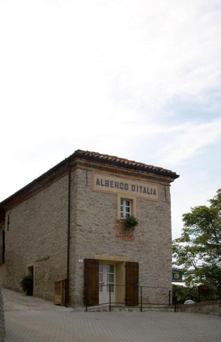 Dimora Storico Romantica Il Sole E La Luna Cerretto Langhe Exterior foto