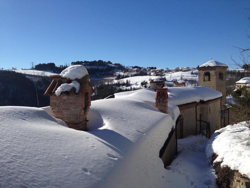 Dimora Storico Romantica Il Sole E La Luna Cerretto Langhe Exterior foto